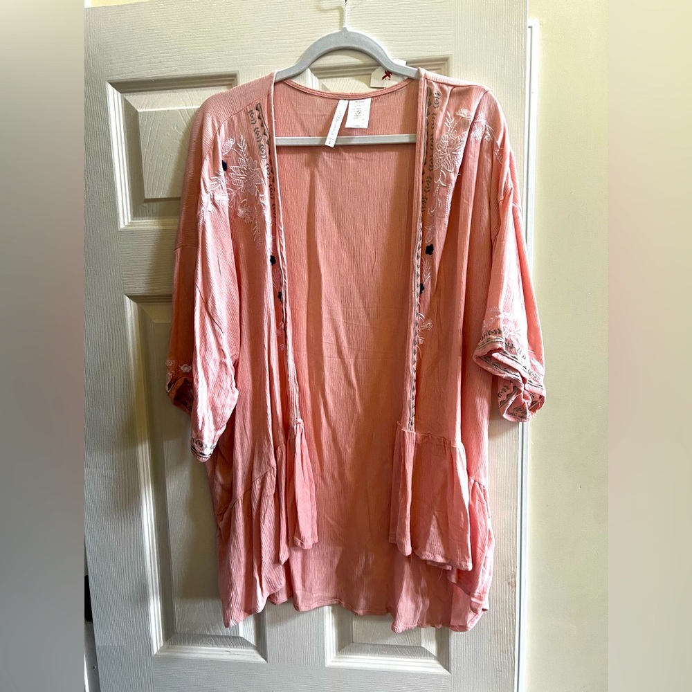 Pink kimono with embroidery